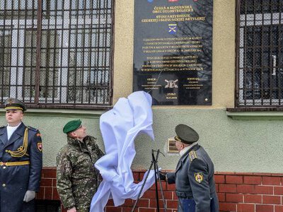 W Jaśle odsłonięto tablicę w hołdzie czechosłowackim artylerzystom. Trzy pułki artylerii otrzymały honorowe imię „Jasielski”