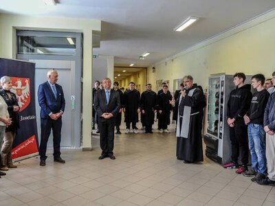 Winda w Zespole Szkół Technicznych w Jaśle oddana do użytku. Inwestycja dofinansowana przez PFRON