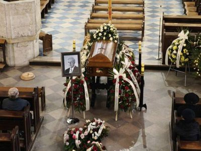 Pożegnali cenionego jasielskiego adwokata. Śp. Marek Lisowski spoczął na starym cmentarzu [ZDJĘCIA]