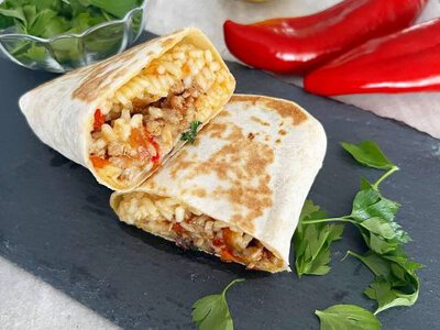 Z mięsa mielonego i ryżu zawijaj meksykańskie burrito. Zachwycisz się tym przysmakiem. Oto przepis na szybkie danie z tortilli