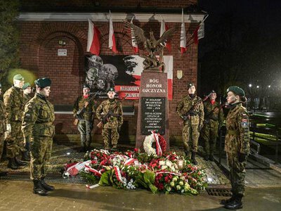 W Jaśle oddano hołd Żołnierzom Wyklętym. Mieli pozostać zapomniani na zawsze …