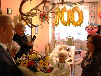Pani Stefania Dedo skończyła 100 lat. Mieszkanka Folusza piękny jubileusz świętowała 1 marca
