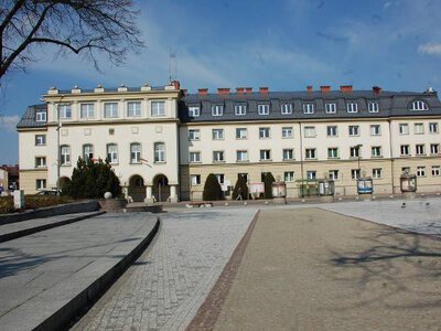 Dwie koncepcje przebudowy zachodniej części rynku w Jaśle. Do 14 marca trwają konsultacje społeczne. Zobaczcie wizualizacje projektów
