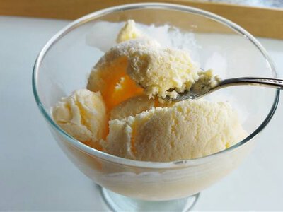 Stary przepis na kremowe lody. Zrób je jak dawniej babcie. Przekonaj się, że smakują jak mrożony kogel-mogel