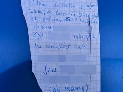 Sprawca kolizji uciekł – 11-latek ze Słupska zostawił trop  (fot. KMP Słupsk)
