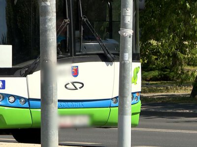 Dramatyczny wypadek. Pasażer przytrzaśnięty drzwiami i ciągnięty za autobusem
