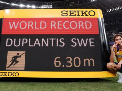 Armand Duplantis poprawił rekord świata w skoku o tyczce na mistrzostwach świata w Tokio. Szwed skoczył 6,30 metra!