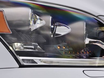 Automatyczne i adaptacyjne światła w samochodach. Czym się różnią?