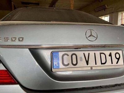 Te tablice rejestracyjne przyciągają wzrok, szokują i bawią. Zobacz najbardziej oryginalne blachy na polskich drogach ZDJECIA