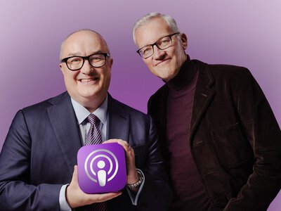 „The Rest is History” Programem Roku 2025 według Apple Podcasts