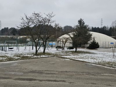 Wyciek gazu pod namiotem sportowym w bydgoskim Fordonie