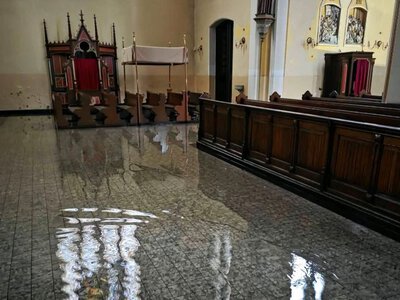 Na posadzce było 10 cm wody. Fot. NSPJ Mysłowice