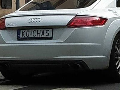 No love Death, Do celu i inne wyjątkowe napisy na blachach w Polsce. Oto niezwykle oryginalne tablice rejestracyjne!