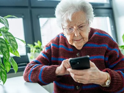 ZUS ostrzega seniorów. Odbierzesz telefon i stracisz pieniądze