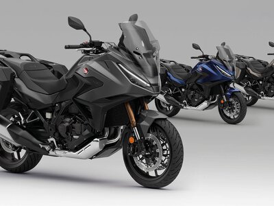 Honda ucieka przed Hyundaiem, ale tylko na czterech kołach. Motocykle górą