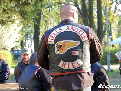Wielka obława na Hells Angels w Niemczech. 1200 policjantów, 56 przeszukań i 2,5 miliona euro majątku