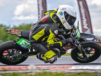 Zawody Pit Bike SM na torze w Słomczynie. Tak zaczyna się motocyklowa pasja. Teraz Twoja kolej!