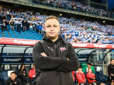 Dawid Kroczek zastąpi Tomczyka w Rakowie. Był trenerem Cracovii. Obecnie jest skautem… Rakowa