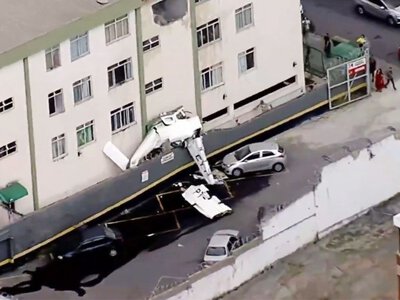 Samolot uderzył w budynek mieszkalny. Co najmniej jedna osoba nie żyje