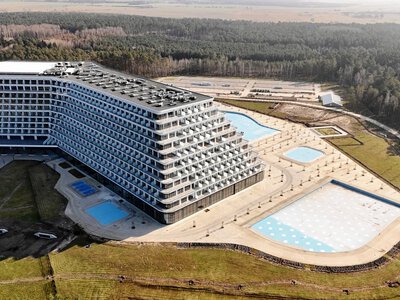 Największy hotel w Polsce przyjmuje rezerwacje. Ceny w małym Dubaju zaskakują