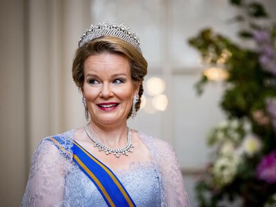 Królowa Matylda w Turcji. Jeden detal optycznie poszerzył jej sylwetkę