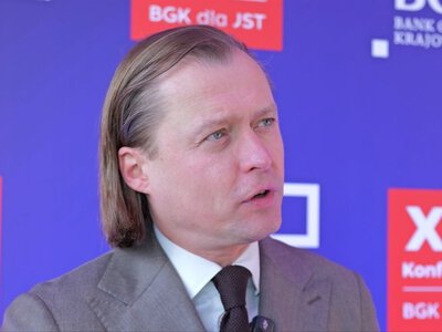 Wojewoda Mazowiecki: Magazyny były pełne sprzętu z lat 70. i pustych półek