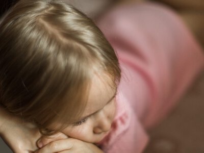 Nie byłem wystarczający. Jak się uwolnić od wczesnodziecięcej traumy?