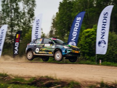 Gryc kontynuuje szutrową serię startów