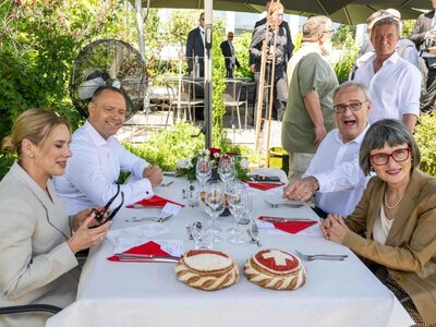 Pierwsza dama w szarości i srebrze. Marta Nawrocka pokazała wyczucie stylu