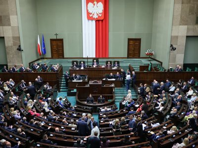 Ustawa łańcuchowa. Sejm zdecydował w sprawie projektu prezydenta i posłów
