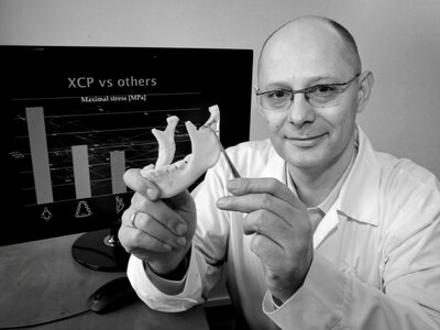 Nie żyje prof. Marcin Kozakiewicz. Wybitny chirurg zginął w wypadku na A1