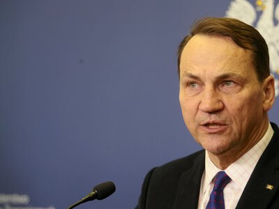 Sikorski o decyzji Zełenskiego: Jestem rozczarowany. Zyska tylko Putin