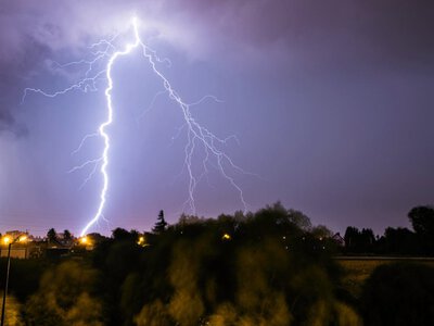 Do Polski nadciągają burze i opady deszczu. IMGW wydał ostrzeżenia