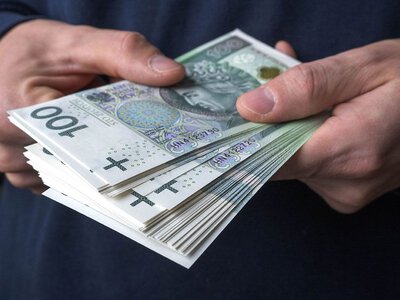 Lewica chce zmian w naliczaniu płacy minimalnej. Chodzi o dodatki i premie