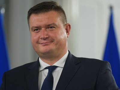 Poseł PiS wyniesiony z samolotu. Lotnisko potwierdza interwencję