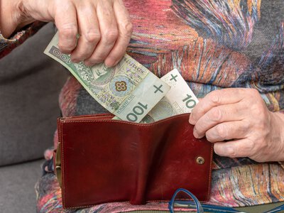 Pracowała 40 lat za minimalną krajową. Oto jej emerytura
