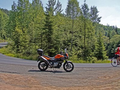 Ktoś rzuca motocyklistom gwoździe na przełęczy Salmopolskiej między Szczyrkiem i Wisłą