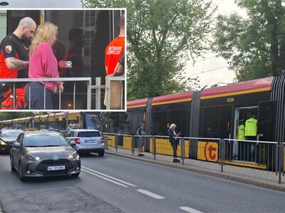 Kobieta wyprowadzona z tramwaju. Istny armagedon w stolicy