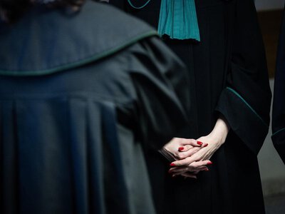 Adwokatka oskarżona o korupcję i agresję wobec policjantów. Grozi jej do 8 lat więzienia