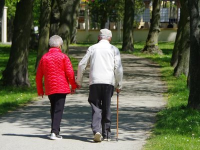 Zniżki dla seniorów. Karta, która pomaga zaoszczędzać
