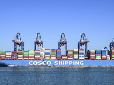 Chiński gigant wchodzi do polskich portów