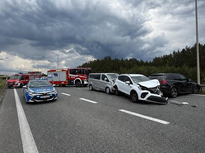 Wielki powrót z długiego weekendu. Karambole sparaliżowały drogi. Utrudnienia na S8 i A4