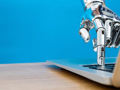 Ludzie przegrywają z botami. Internet zmienia się na naszych oczach