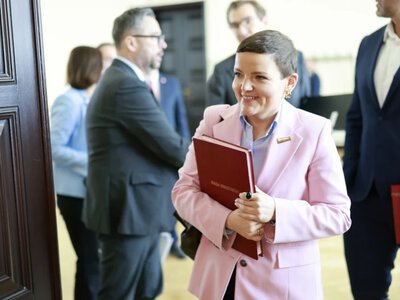 Polacy o dopłatach do ZUS dla artystów. Zdecydowany wynik sondażu