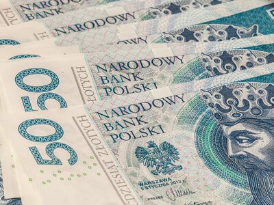 Polacy wydali miliardy na obligacje w maju. Jeden rodzaj papierów to absolutny hit