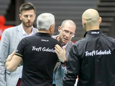 Siatkarski gigant ogłasza zmianę. Mentor Winiarskiego wraca do Polski