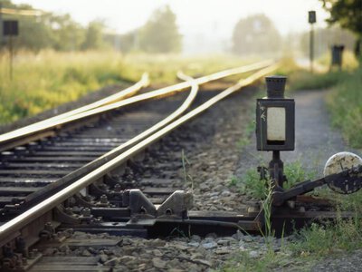 Milionowe straty i chaos. NIK ujawnia porażające fakty po kontroli na kolei