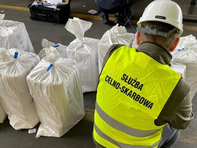 Udaremniono gigantyczny przemyt heroiny. Największa operacja od dekady