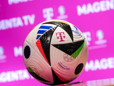 T-Mobile rzuca wyzwanie kibicom. Zrobisz jeden błąd i dyskwalifikacja