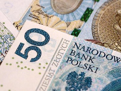 Pensja minimalna na tapecie rządu. W dekadę urosła o ponad 3 tys. zł 